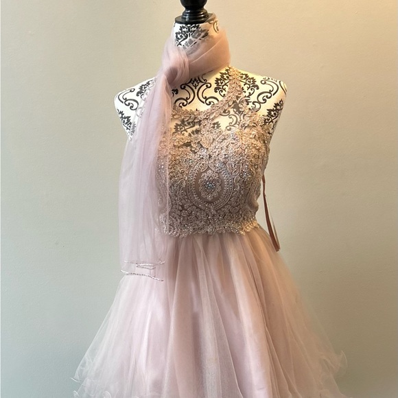 Girls grad/formal dress - Picture 2 of 7